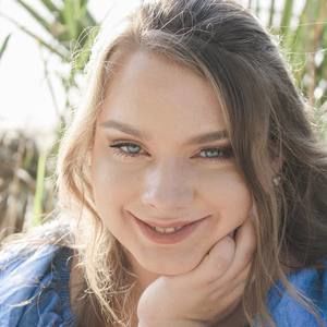 Meet your Posher, Cierra